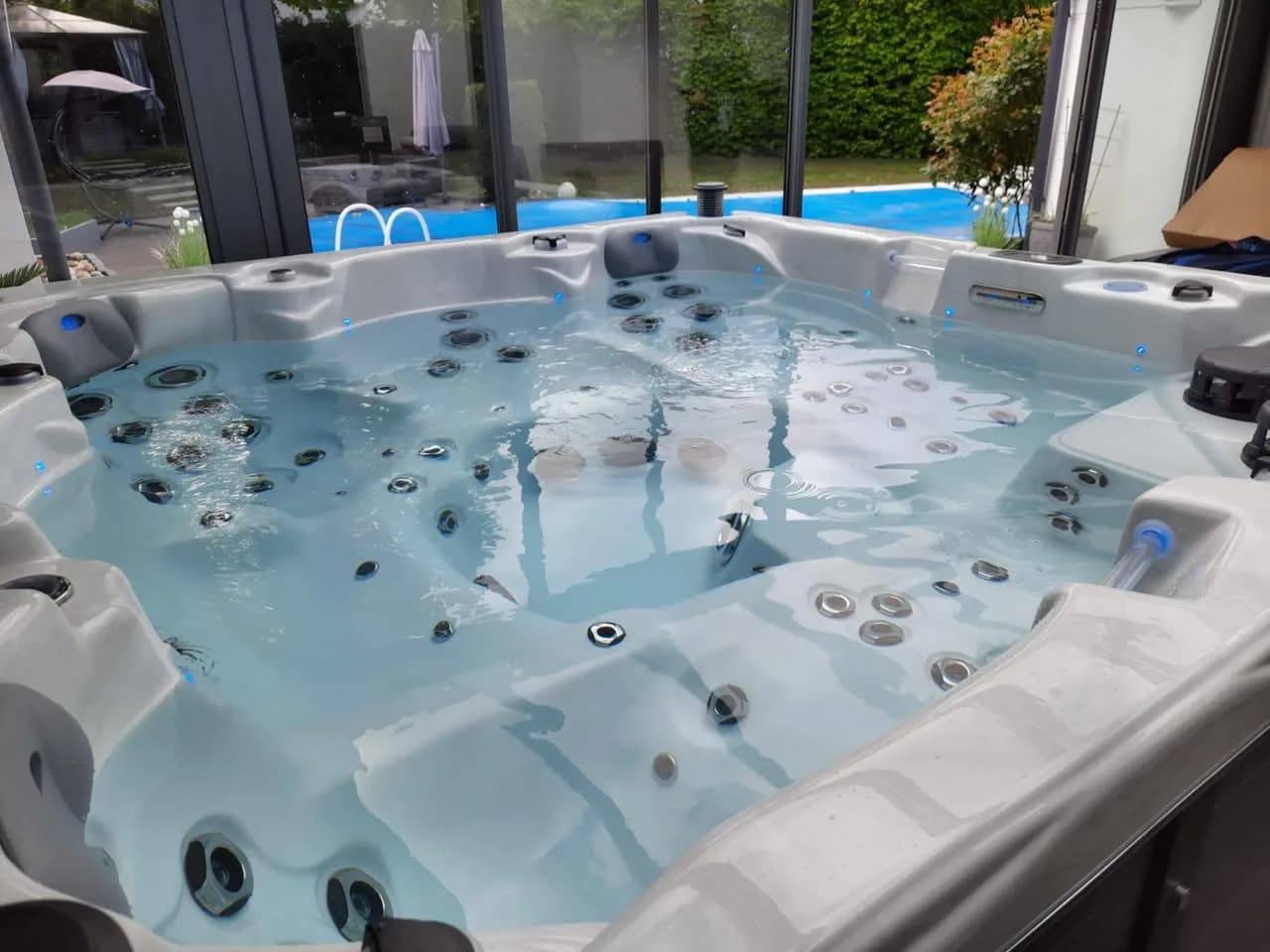 Installation d'un spa Vancouver Full option à Mulhouse, autre vue du chantier