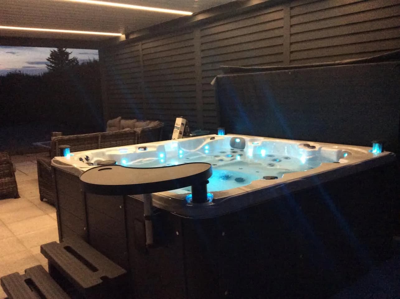 Installation d'un spa Vancouver Full option à Pau, autre vue du chantier