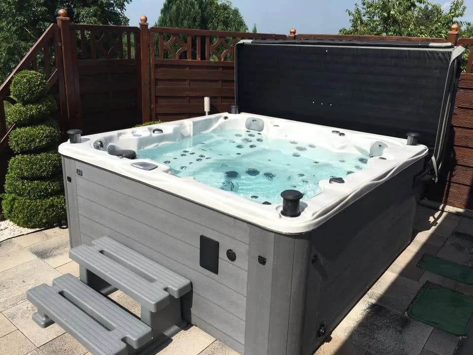 Installation d'un spa Vancouver Full option à Pulversheim, autre vue du chantier