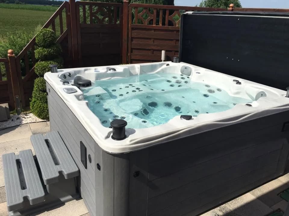 Installation d'un spa Vancouver Full option à Pulversheim, autre vue du chantier
