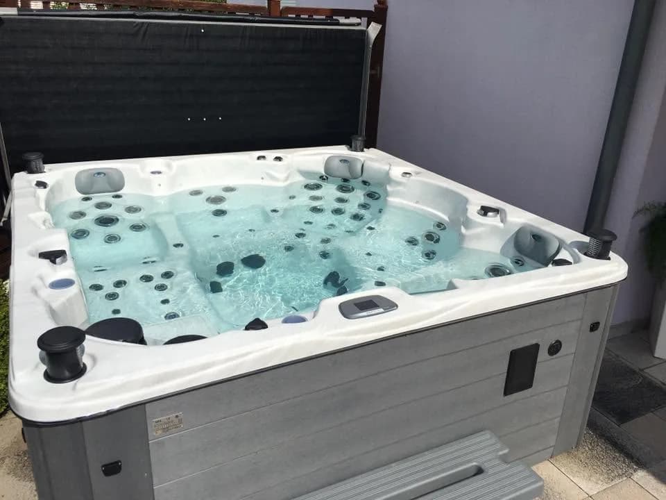 Installation d'un spa Vancouver Full option à Pulversheim, autre vue du chantier