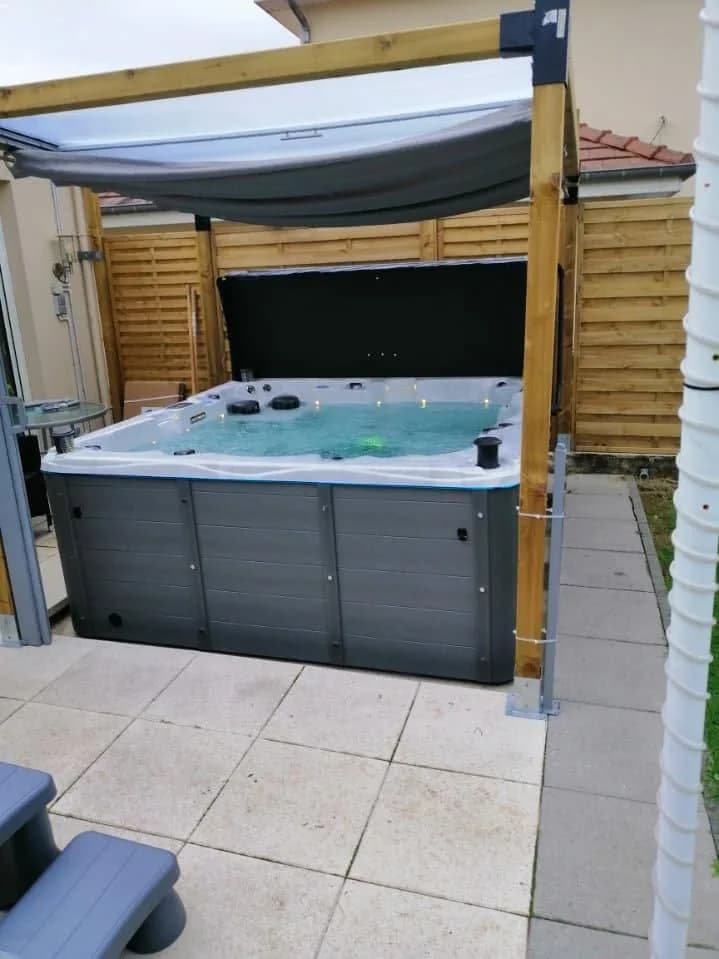 Installation d'un spa Vancouver Full option à Rosbruck, autre vue du chantier