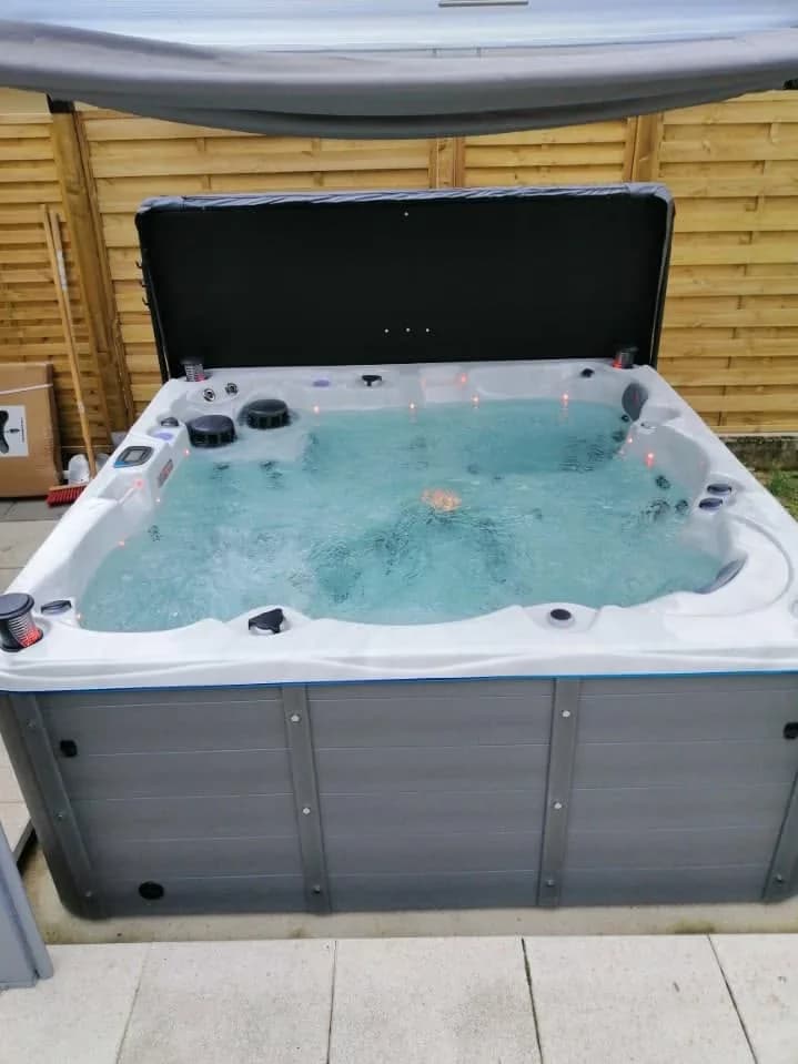 Installation d'un spa Vancouver Full option à Rosbruck, autre vue du chantier