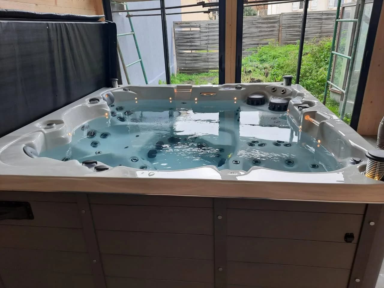 Installation d'un spa Vancouver Full option à Saint-Nabord, autre vue du chantier