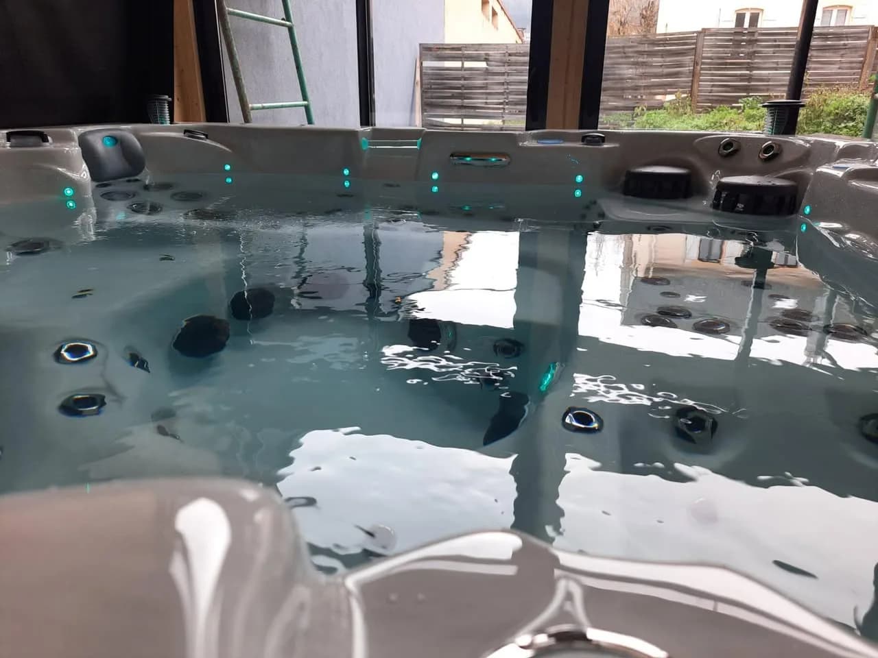 Installation d'un spa Vancouver Full option à Saint-Nabord, autre vue du chantier
