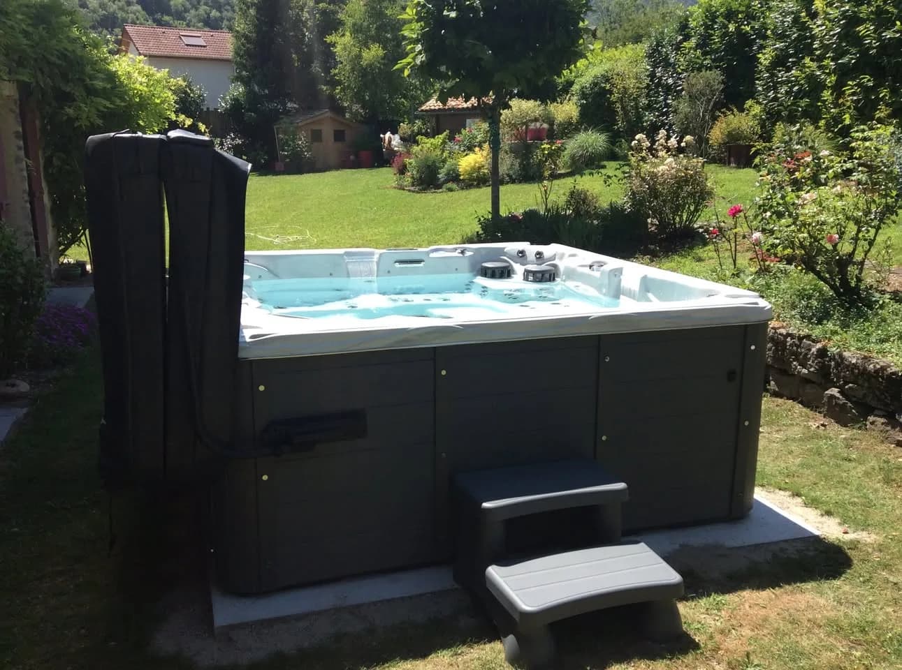 Installation d'un spa Vancouver Full option à Saint-Paul-de-Varces, autre vue du chantier