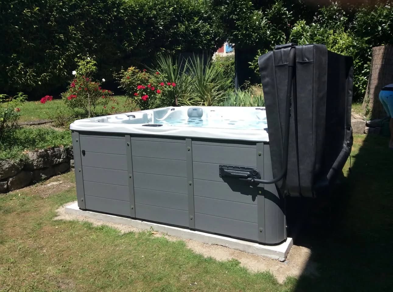 Installation d'un spa Vancouver Full option à Saint-Paul-de-Varces, autre vue du chantier