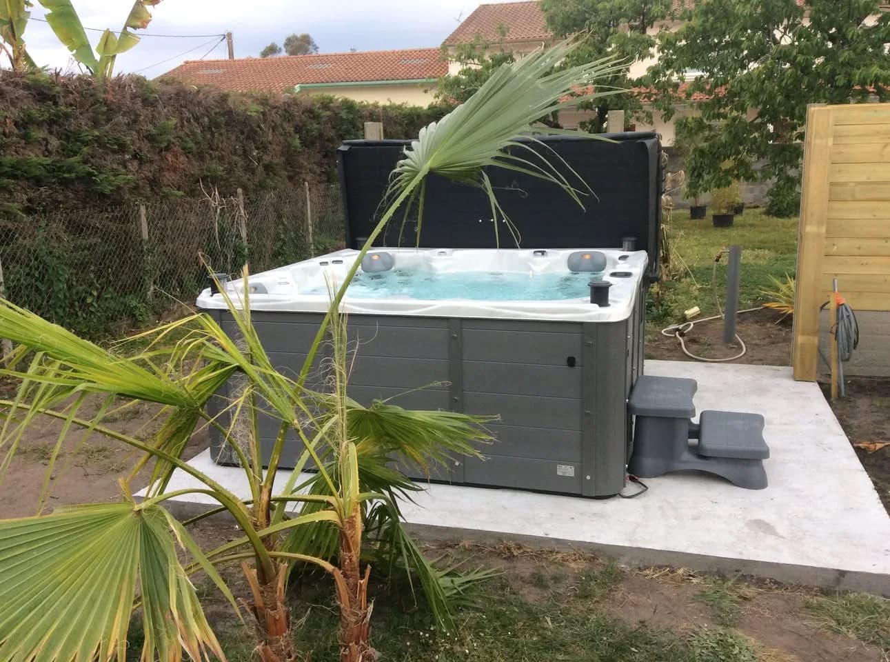 Installation d'un spa Vancouver Full option à Saint-Vincent-de-Tyrosse, autre vue du chantier