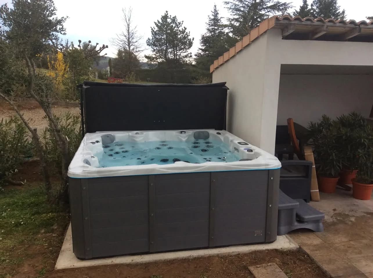 Installation d'un spa Vancouver à Génissieux, autre vue du chantier