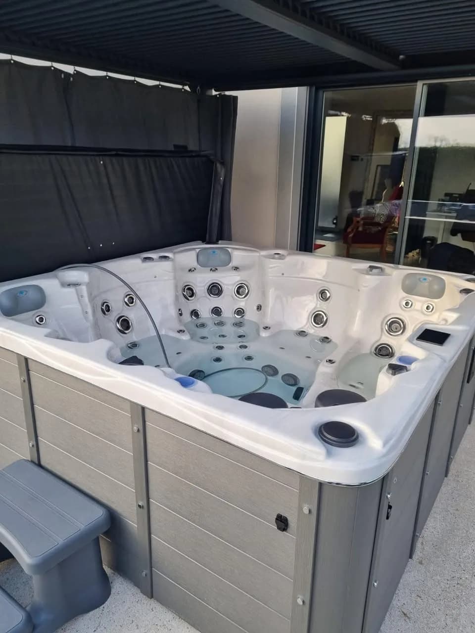 Installation d'un spa Vancouver à Gentelles, autre vue du chantier