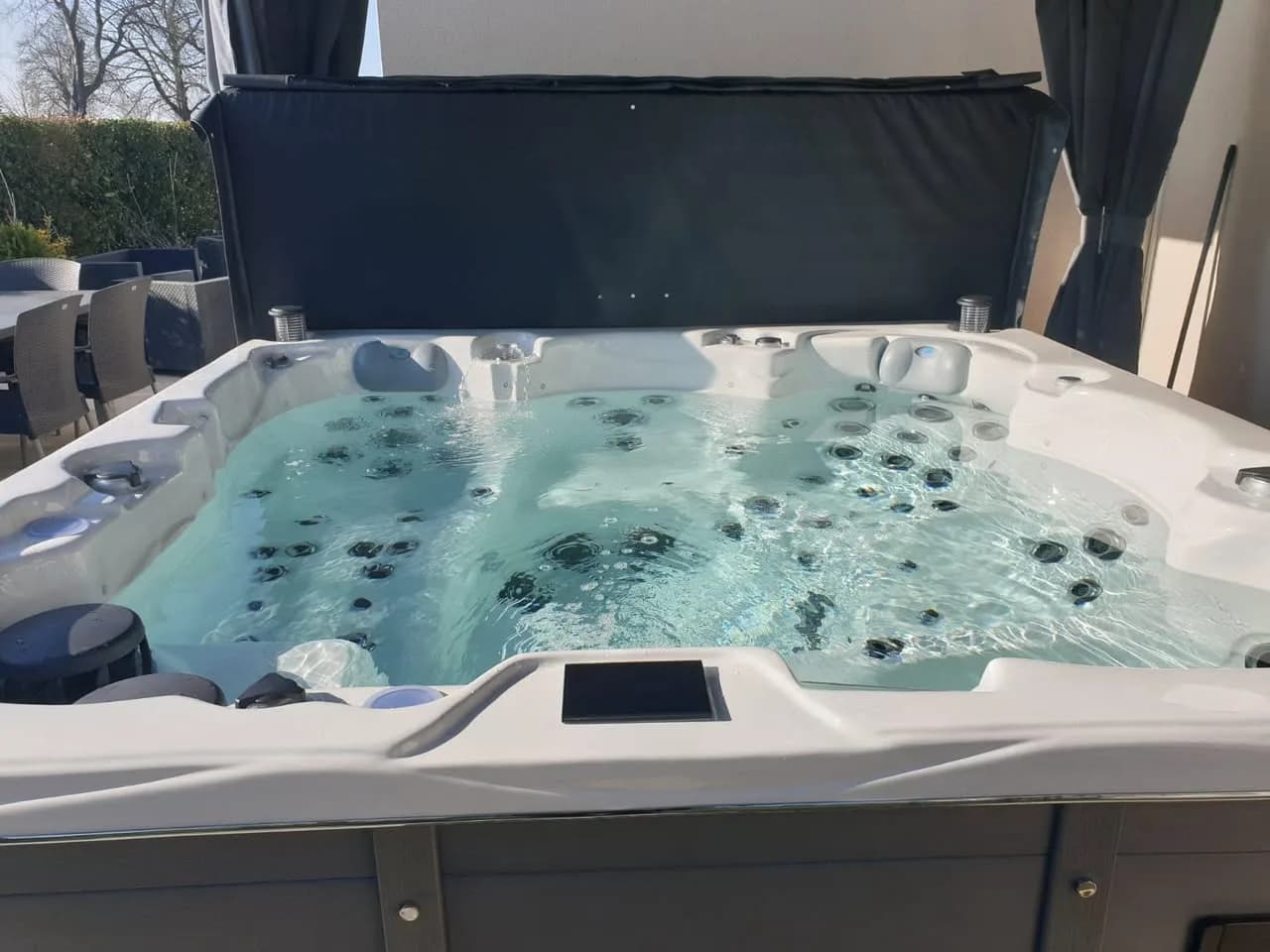 Installation d'un spa Vancouver à Gentelles, autre vue du chantier