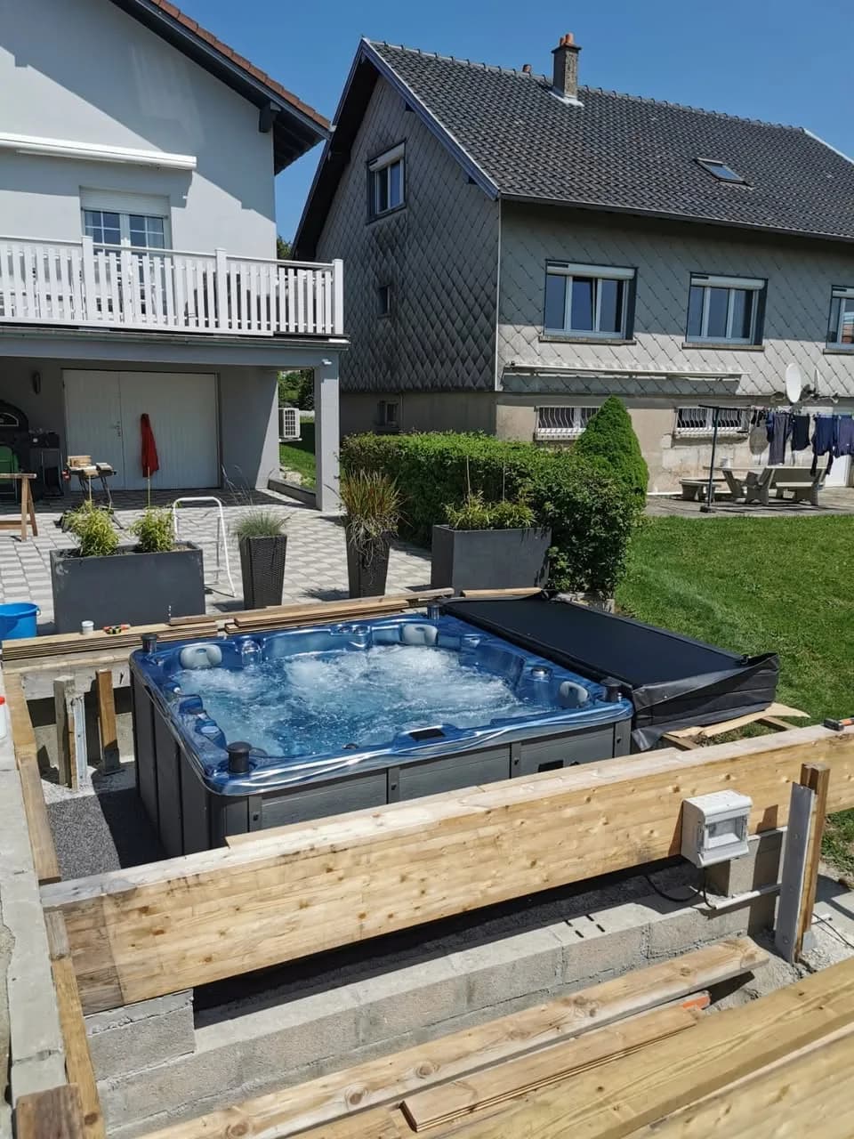 Installation d'un spa Vancouver à Haut-Clocher, autre vue du chantier