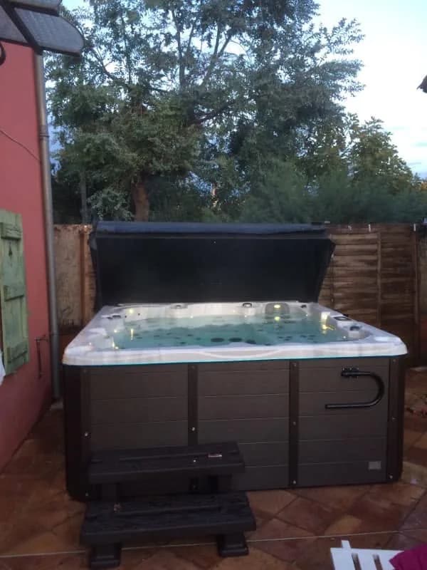Installation d'un spa Vancouver à Hyères, autre vue du chantier