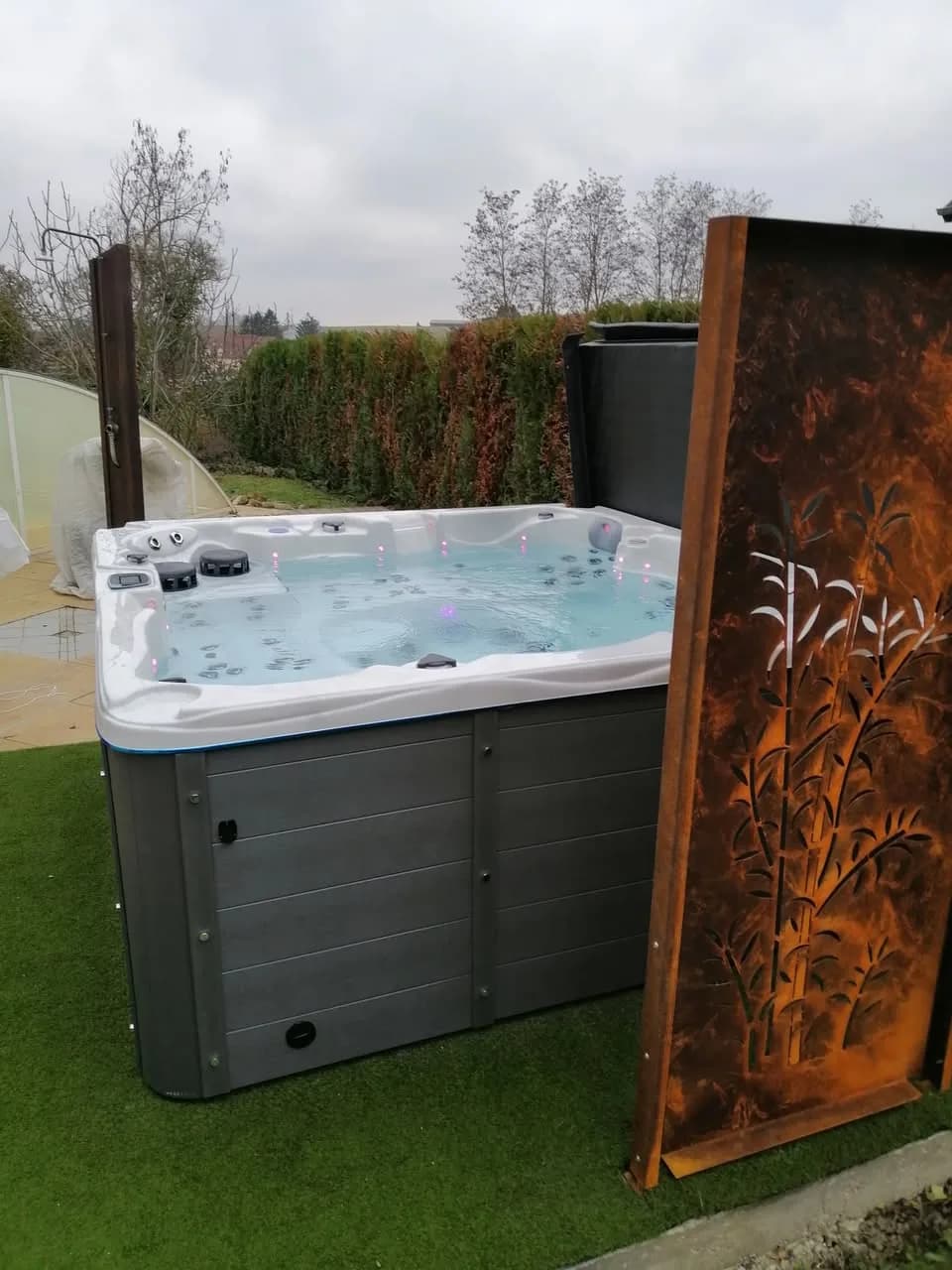 Installation d'un spa Vancouver à Kienheim, autre vue du chantier