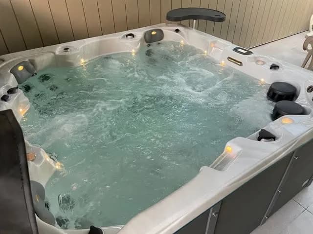 Installation d'un spa Vancouver à L'Horme, autre vue du chantier