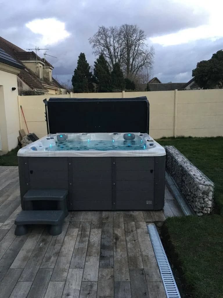 Installation d'un spa Vancouver à Lagny-le-Sec, autre vue du chantier