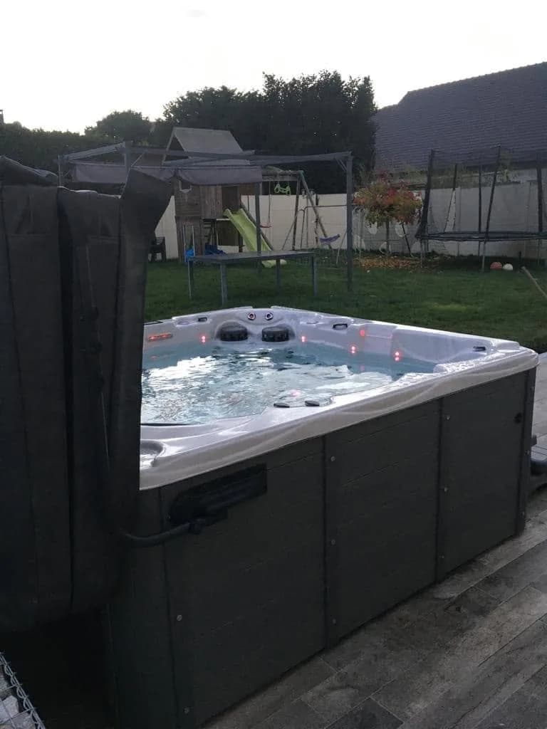 Installation d'un spa Vancouver à Lagny-le-Sec, autre vue du chantier