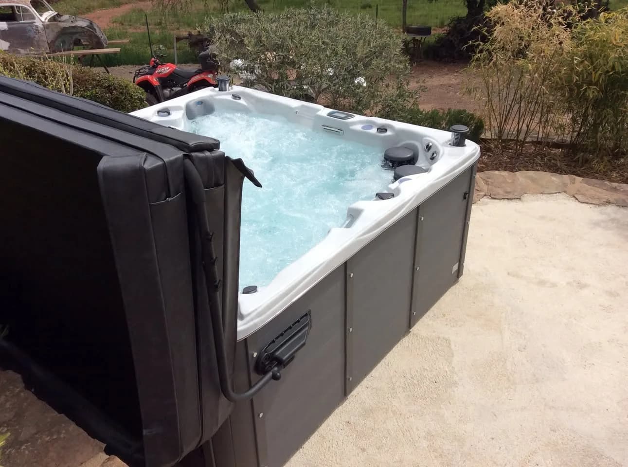 Installation d'un spa Vancouver à Le Bosc, autre vue du chantier
