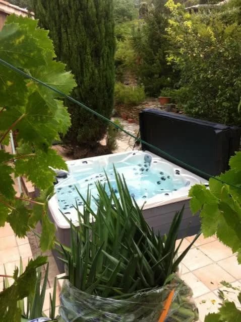 Installation d'un spa Vancouver à Le Castellet, autre vue du chantier