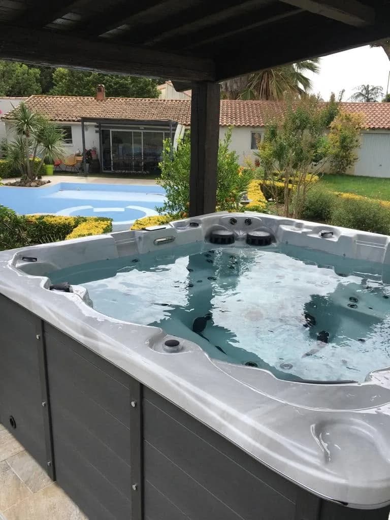 Installation d'un spa Vancouver à Lunel, autre vue du chantier