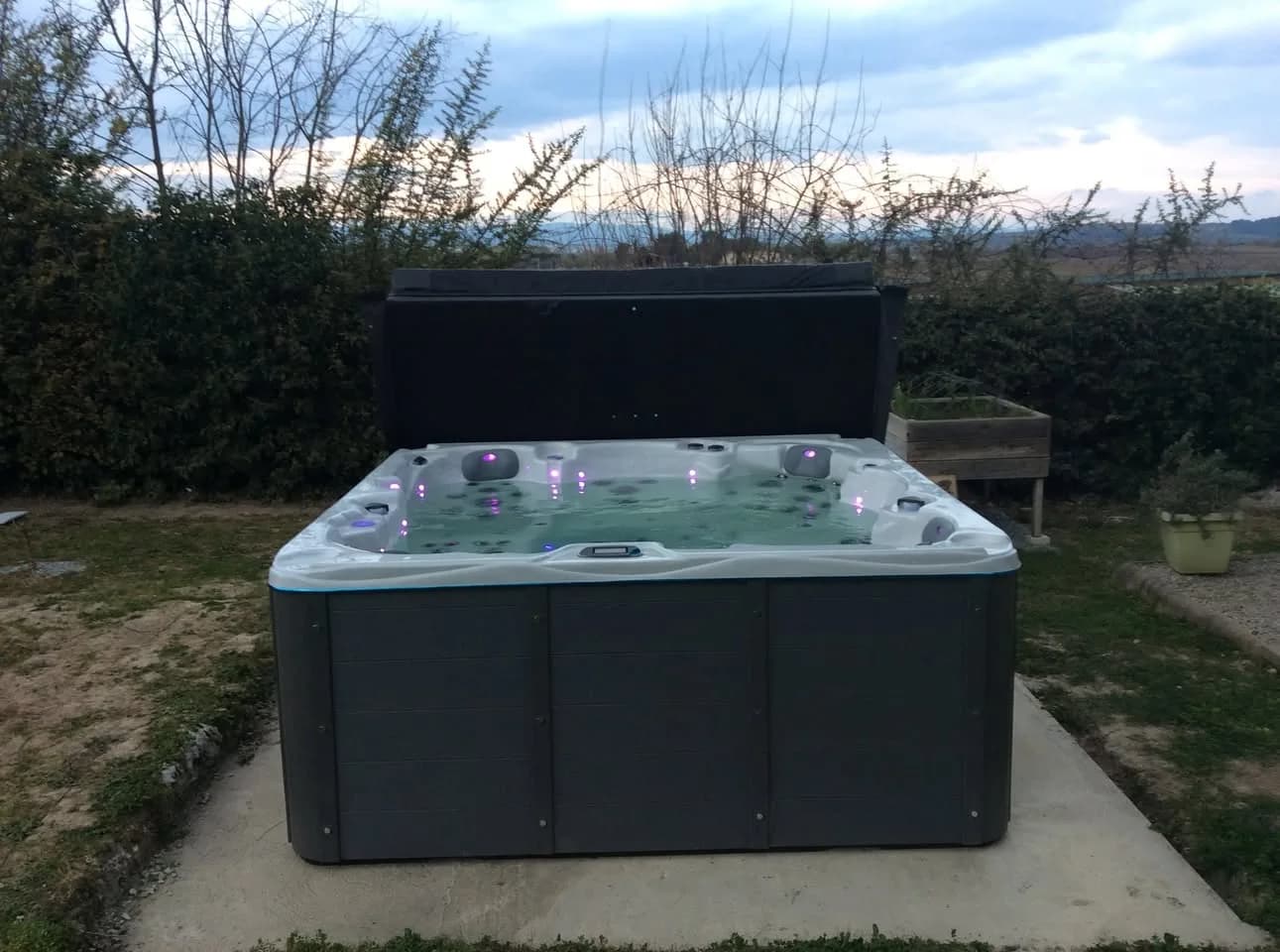 Installation d'un spa Vancouver à Maureillas-las-Illas, autre vue du chantier