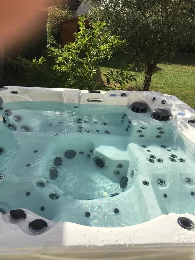 Installation d'un spa Vancouver à Moussy-le-Neuf, autre vue du chantier