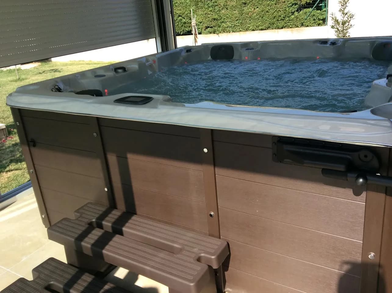Installation d'un spa Vancouver à Névian, autre vue du chantier