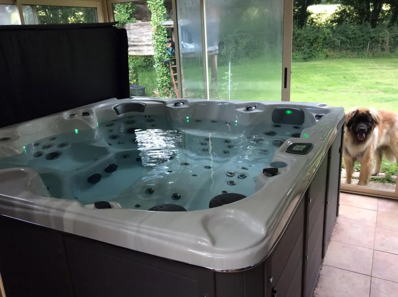 Installation d'un spa Vancouver à Nieul-le-Dolent, autre vue du chantier