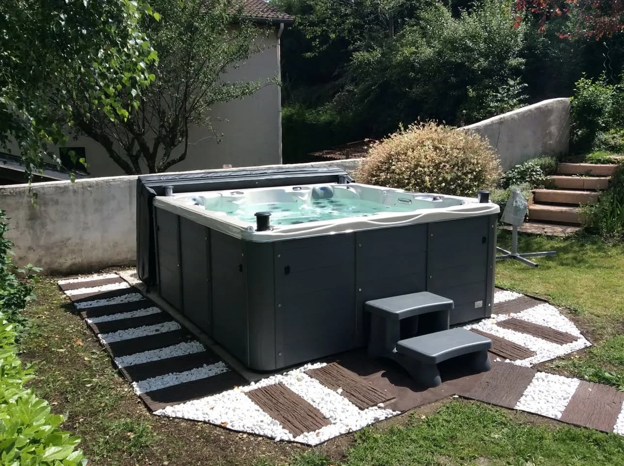 Installation d'un spa Vancouver à Saint-Étienne, autre vue du chantier