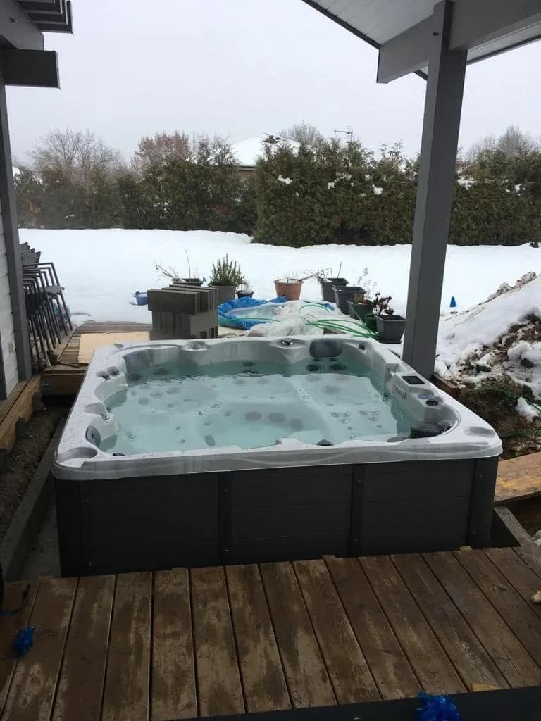 Installation d'un spa Vancouver à Saint-Genis-Pouilly, autre vue du chantier