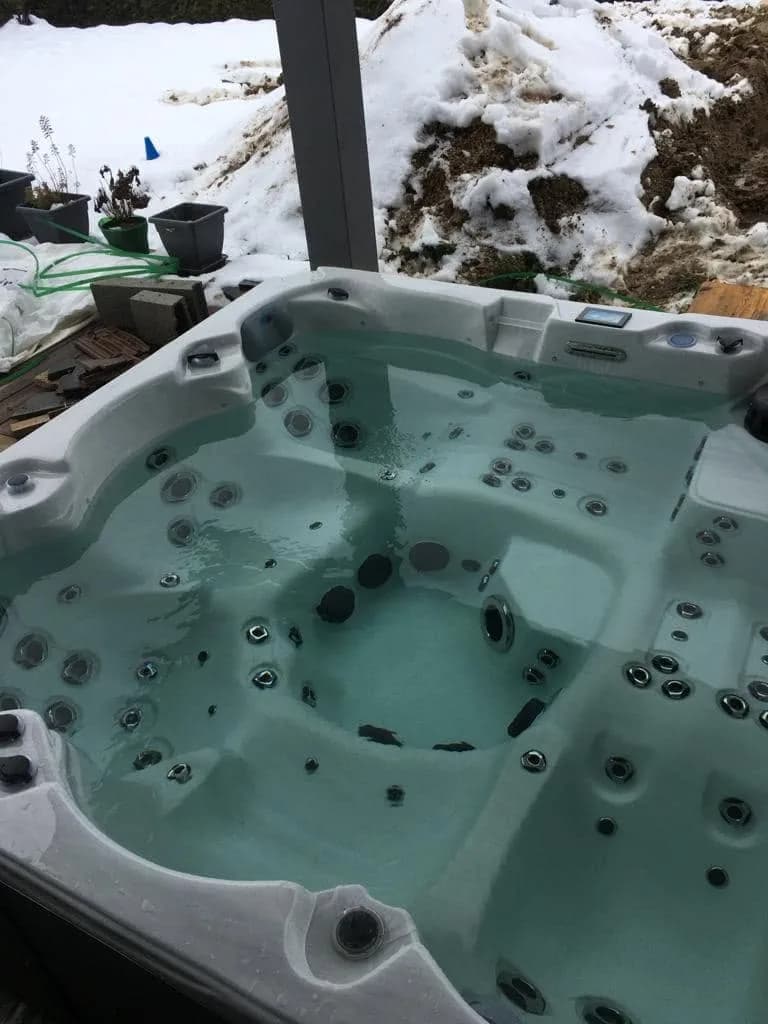 Installation d'un spa Vancouver à Saint-Genis-Pouilly, autre vue du chantier