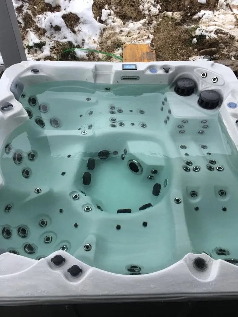 Installation d'un spa Vancouver à Saint-Genis-Pouilly, autre vue du chantier