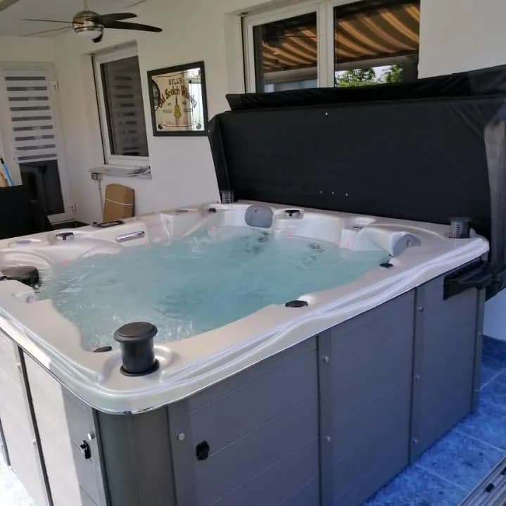 Installation d'un spa Vancouver à Saint-Germain-le-Châtelet, autre vue du chantier