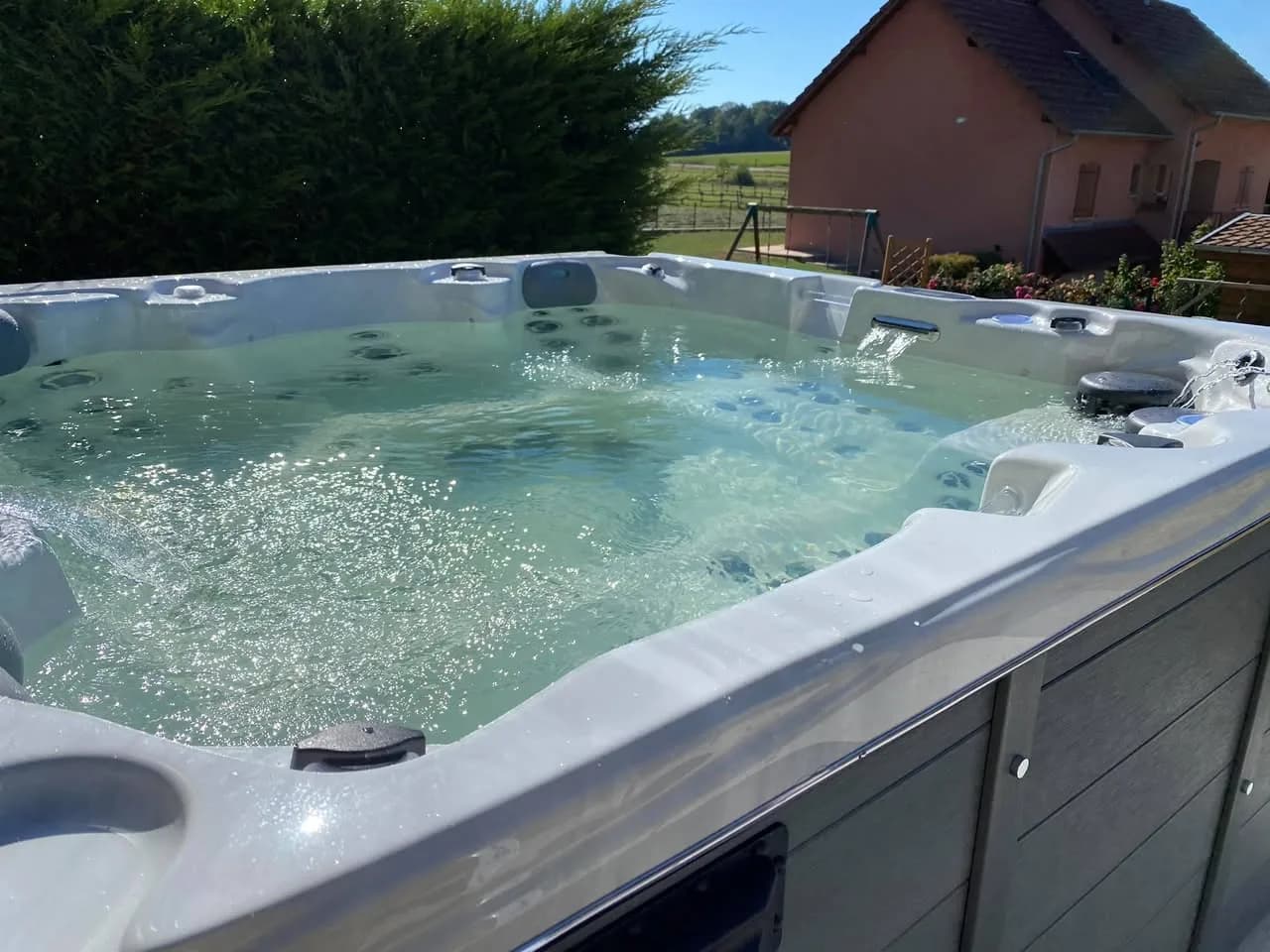 Installation d'un spa Vancouver à Saint-Germain-le-Châtelet, autre vue du chantier