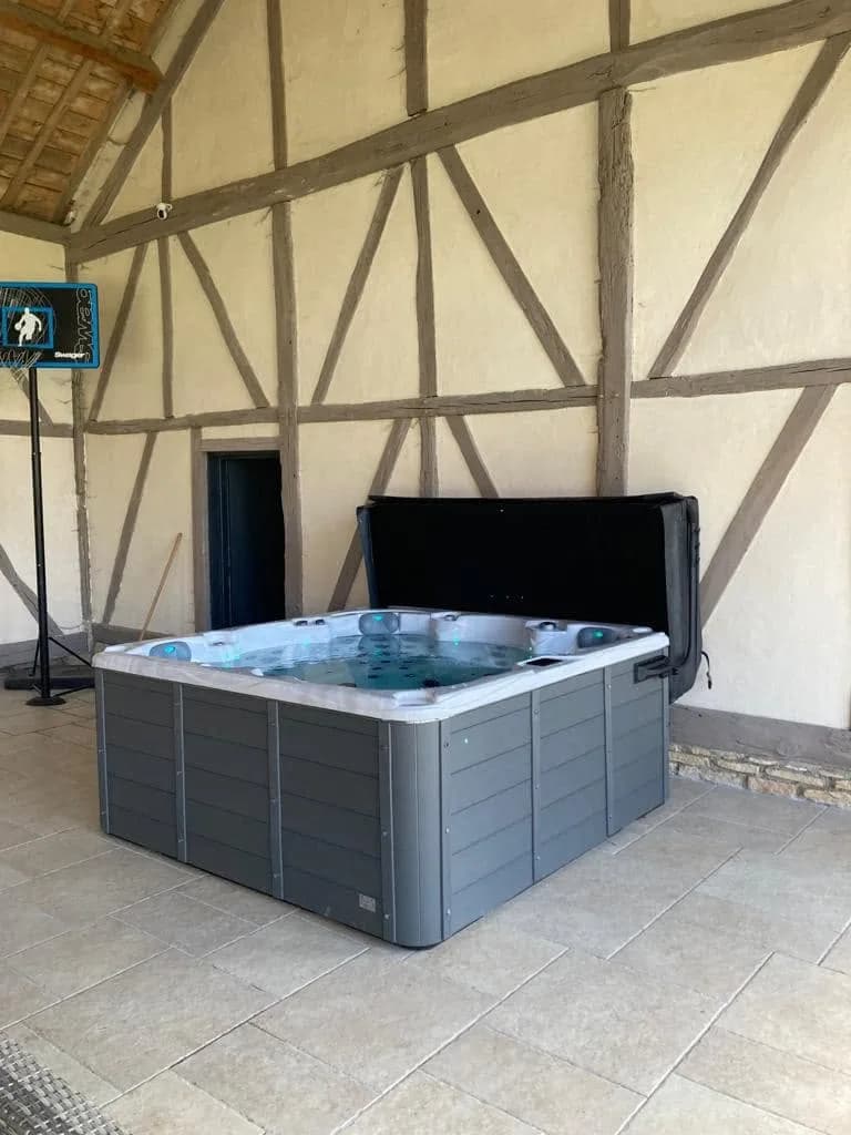 Installation d'un spa Vancouver à Saint-Germain, autre vue du chantier