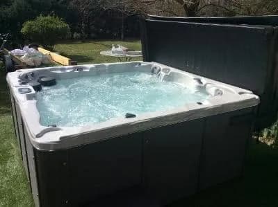 Installation d'un spa Vancouver à Soual, autre vue du chantier
