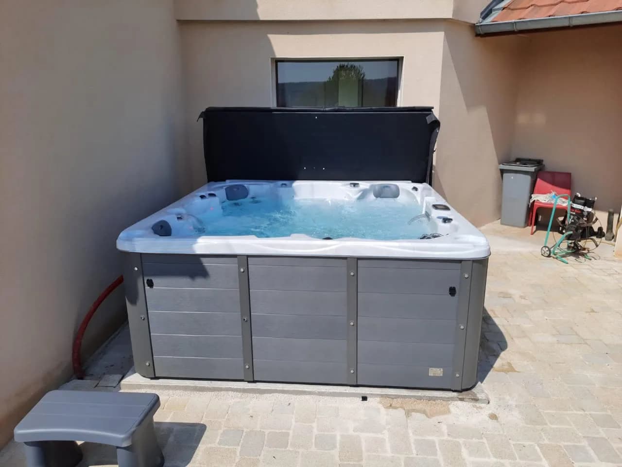 Installation d'un spa Vancouver à Vellefaux, autre vue du chantier