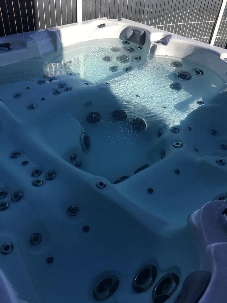 Installation d'un spa Vancouver à Véranne, autre vue du chantier