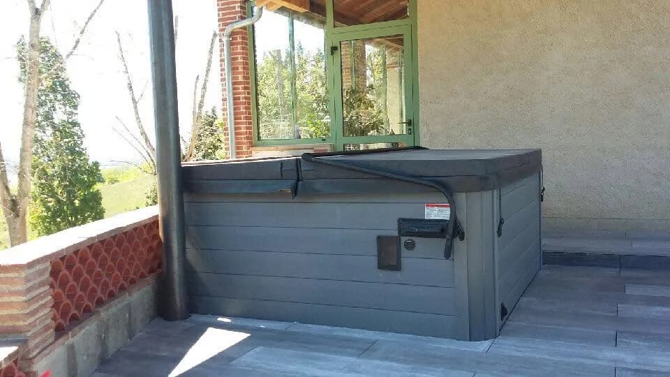 Installation d'un spa Vancouver à Villemur-sur-Tarn, autre vue du chantier
