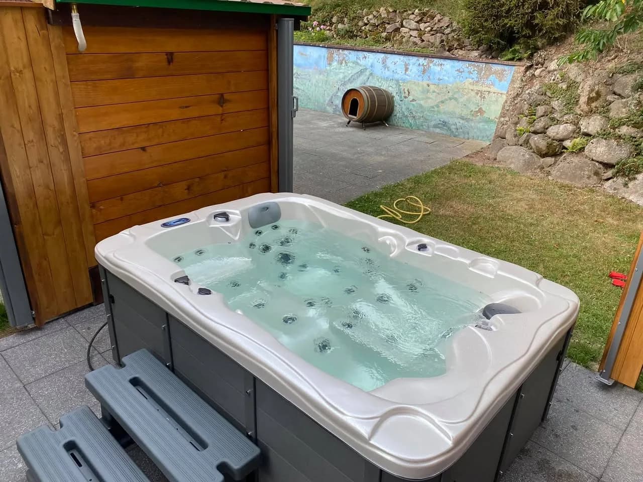 Installation d'un spa Victoria Duel à Bitschwiller-lès-Thann, autre vue du chantier