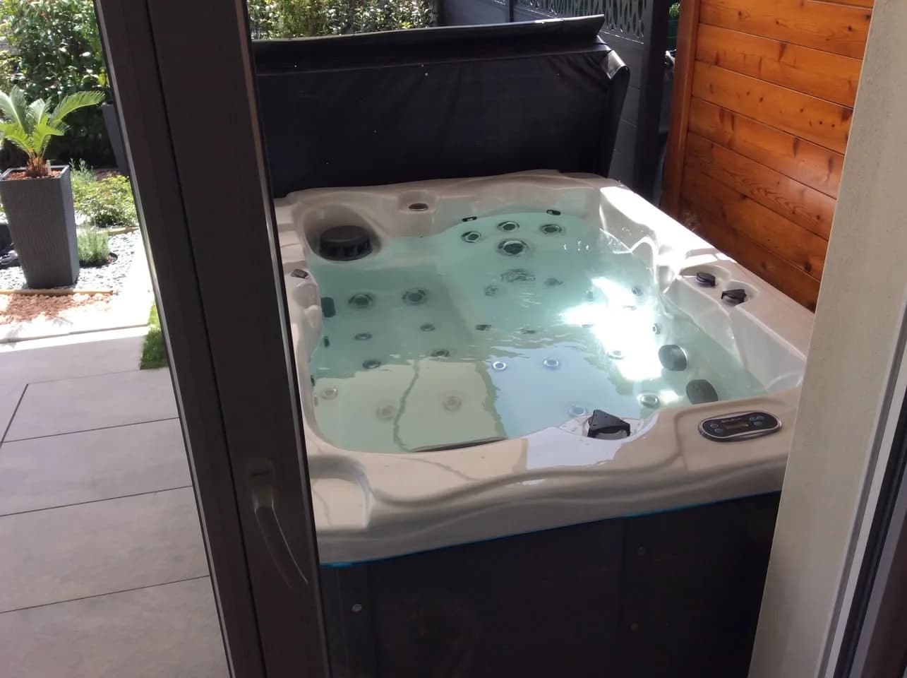 Installation d'un spa Victoria Duel à Gap, autre vue du chantier
