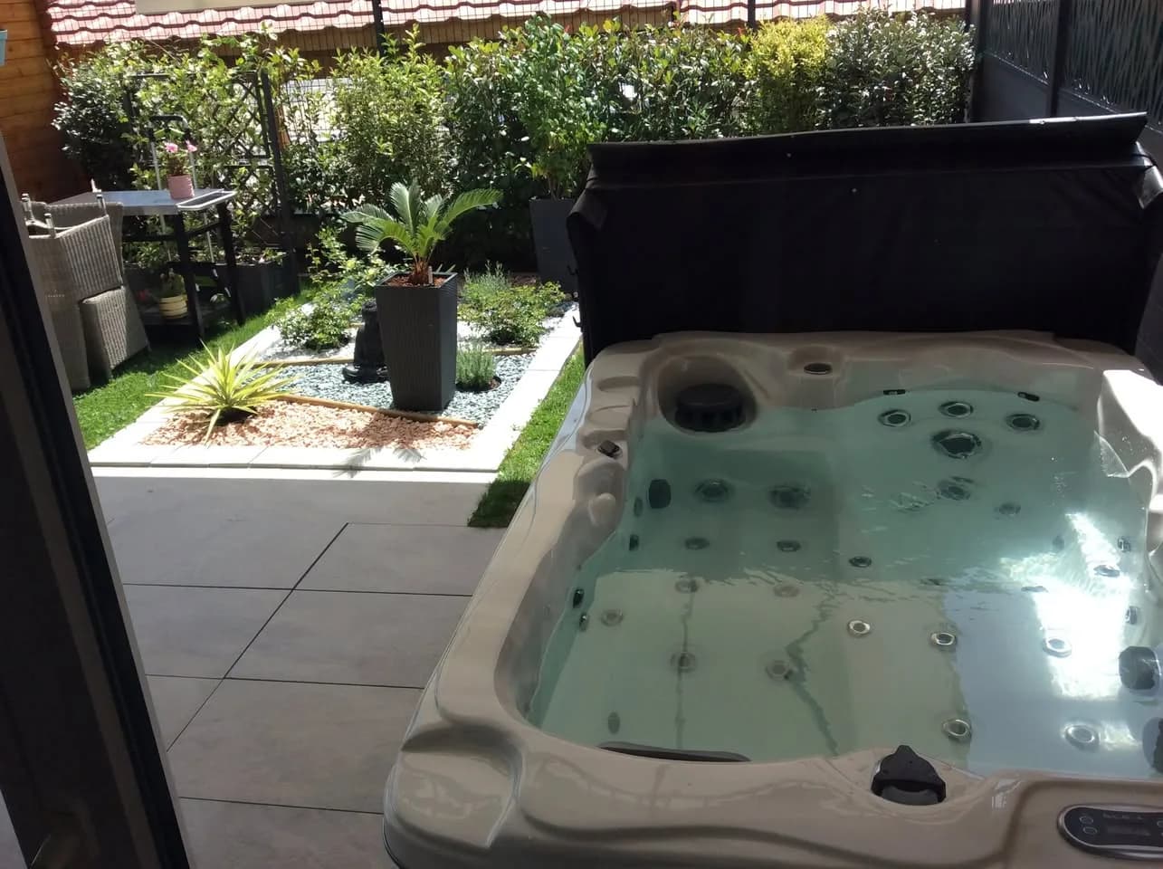 Installation d'un spa Victoria Duel à Gap, autre vue du chantier