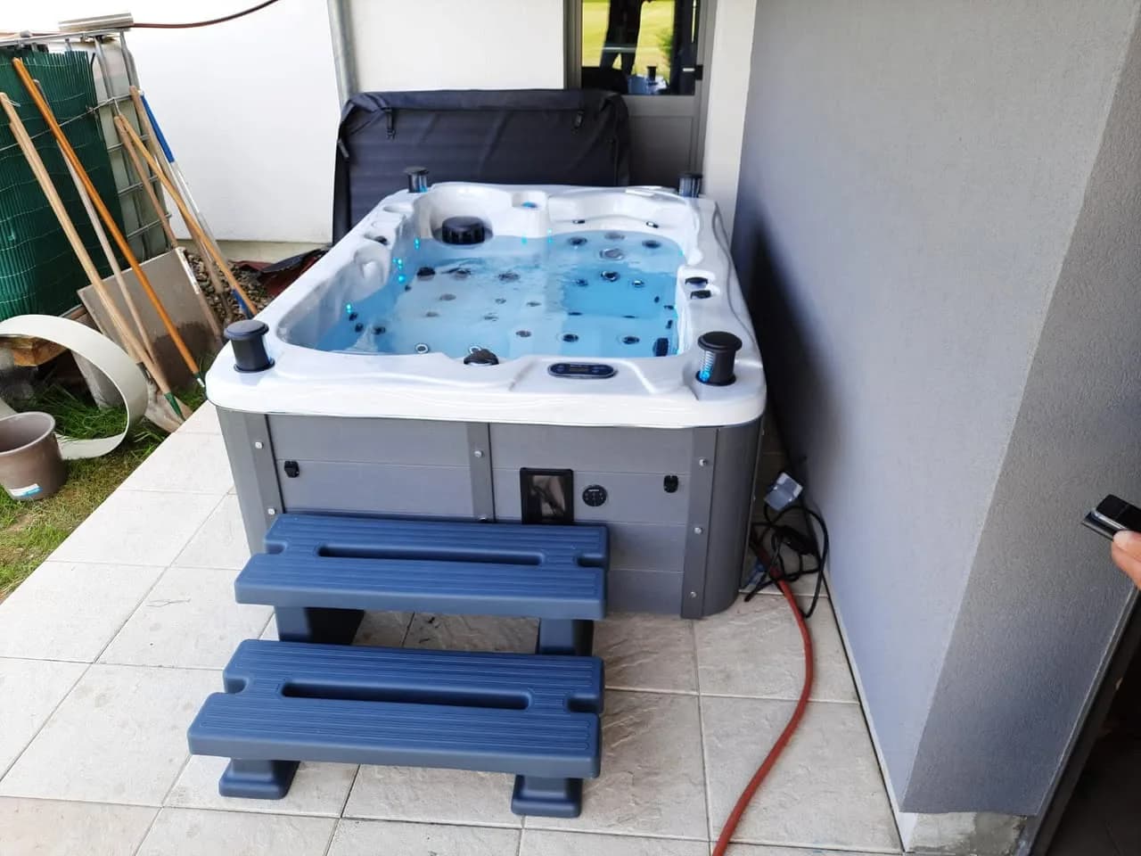 Installation d'un spa Victoria Duel à Hecken, autre vue du chantier