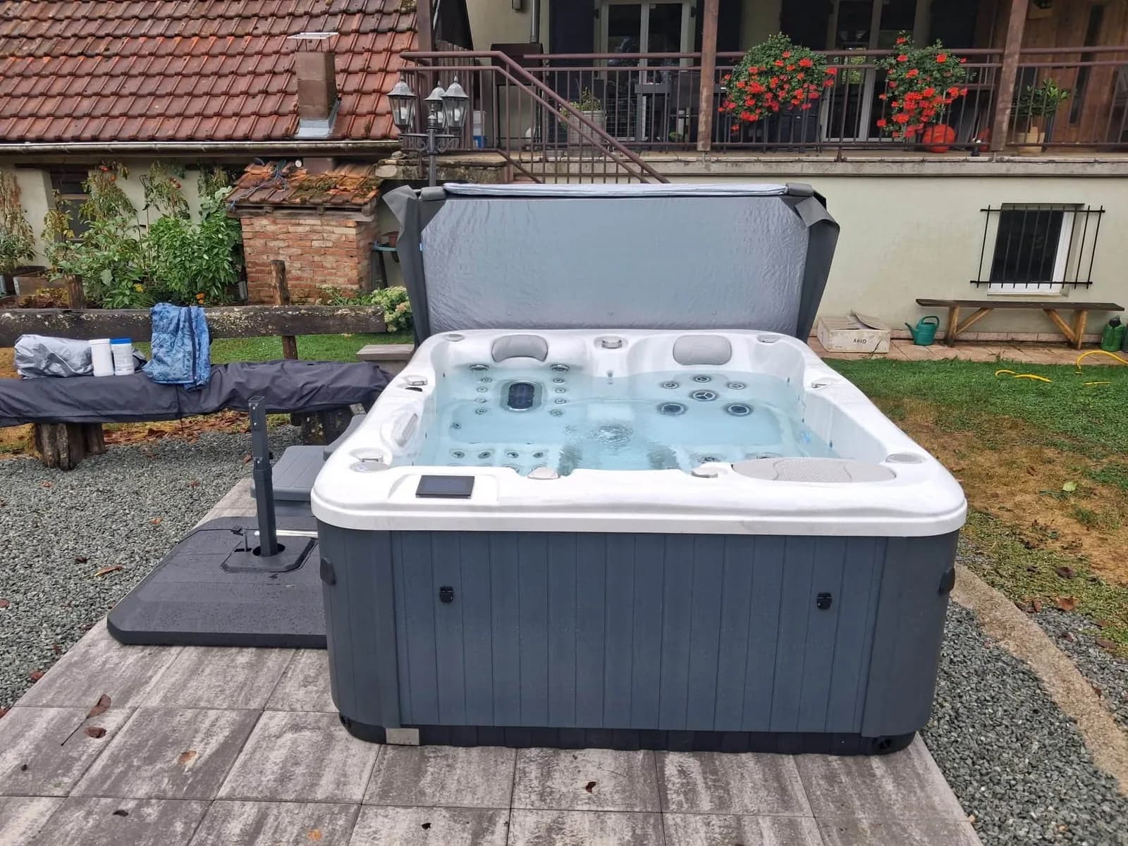 Spa Appolon installé à Wolfersdorf