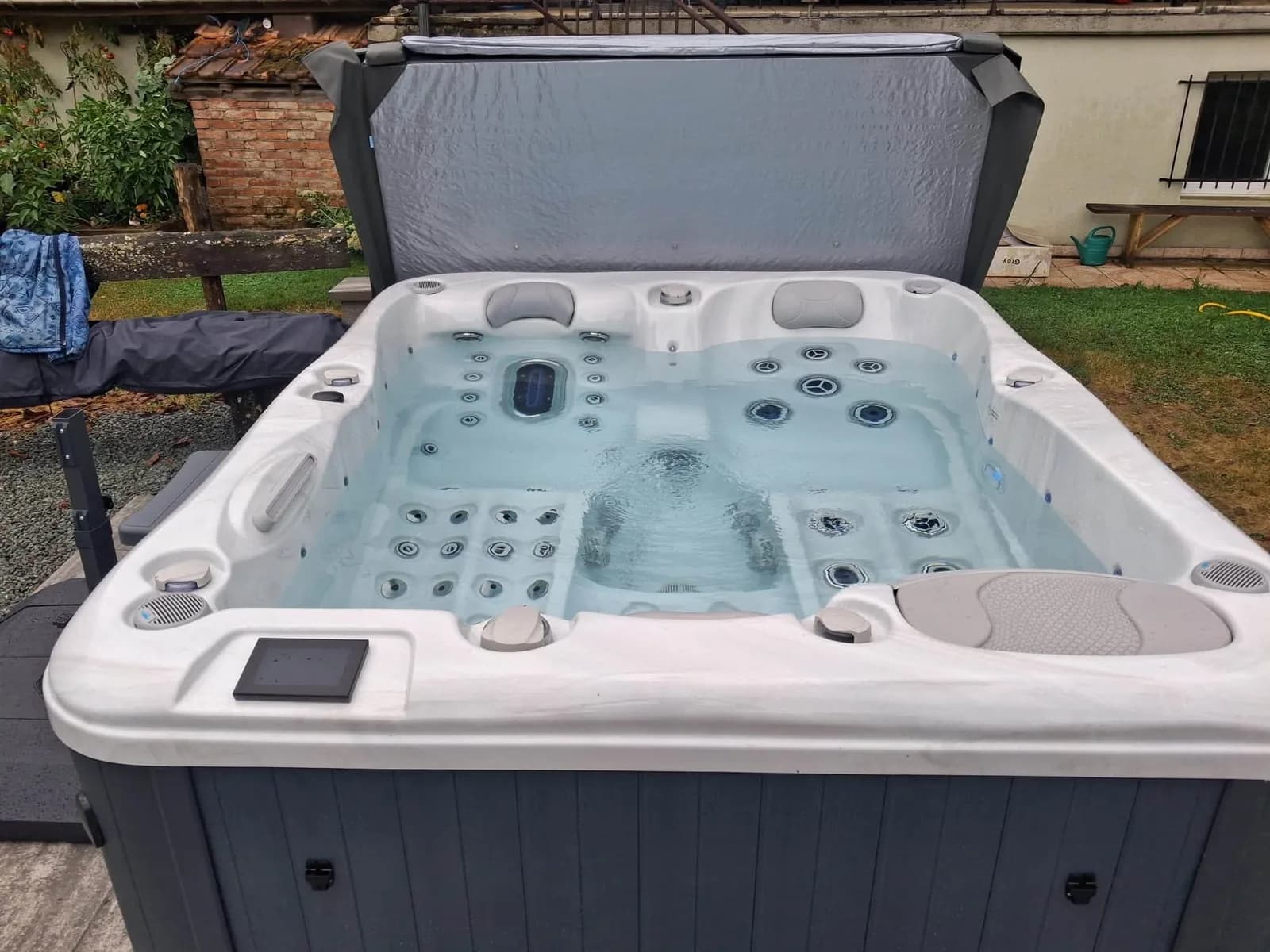 Spa Appolon installé à Wolfersdorf, autre vue du chantier