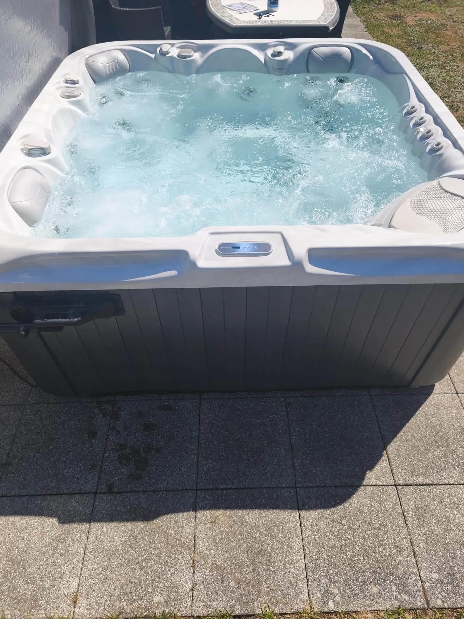 Spa Artemis installé à Pfastatt, autre vue du chantier