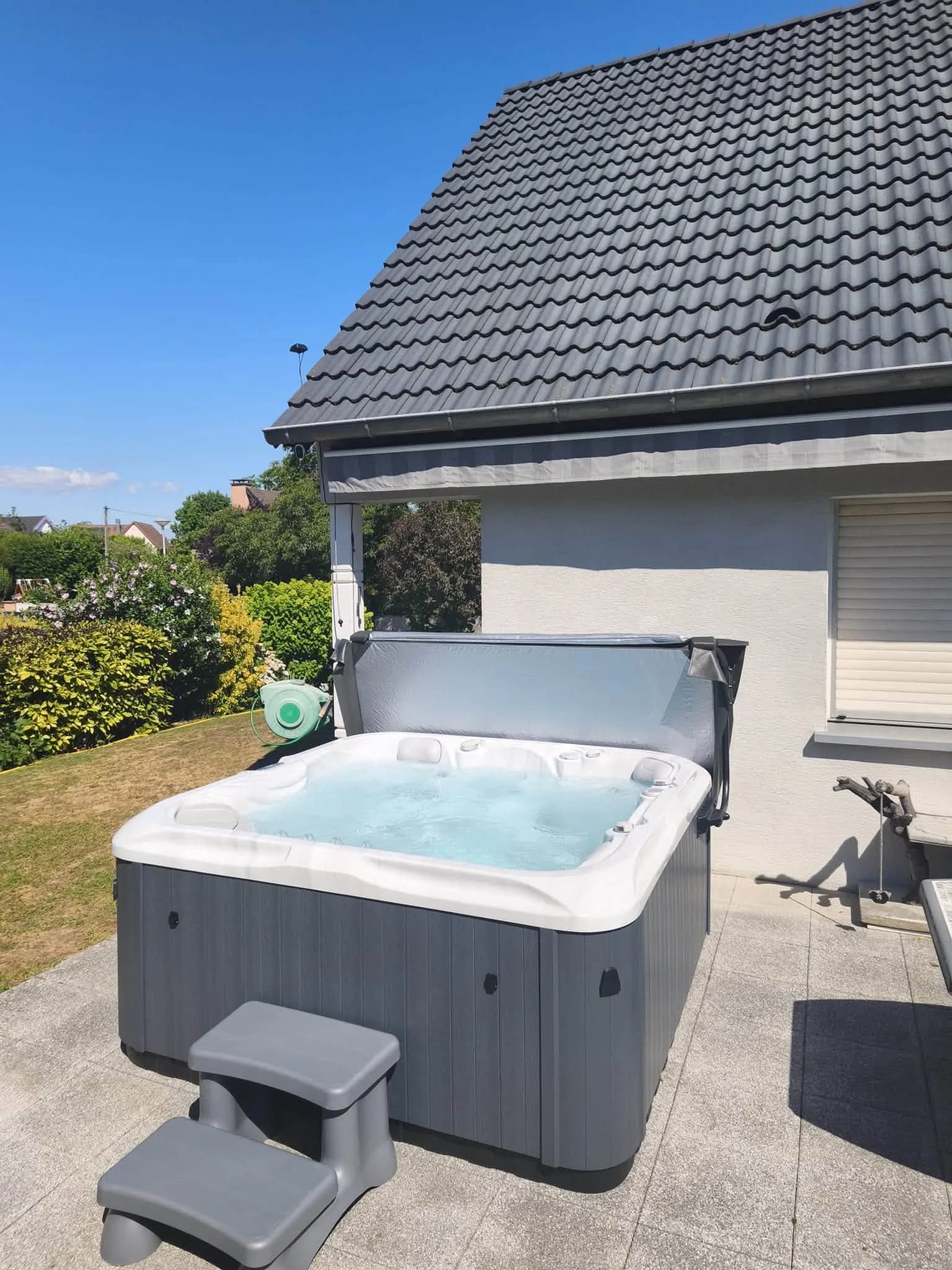 Spa Artemis installé à Pfastatt, autre vue du chantier