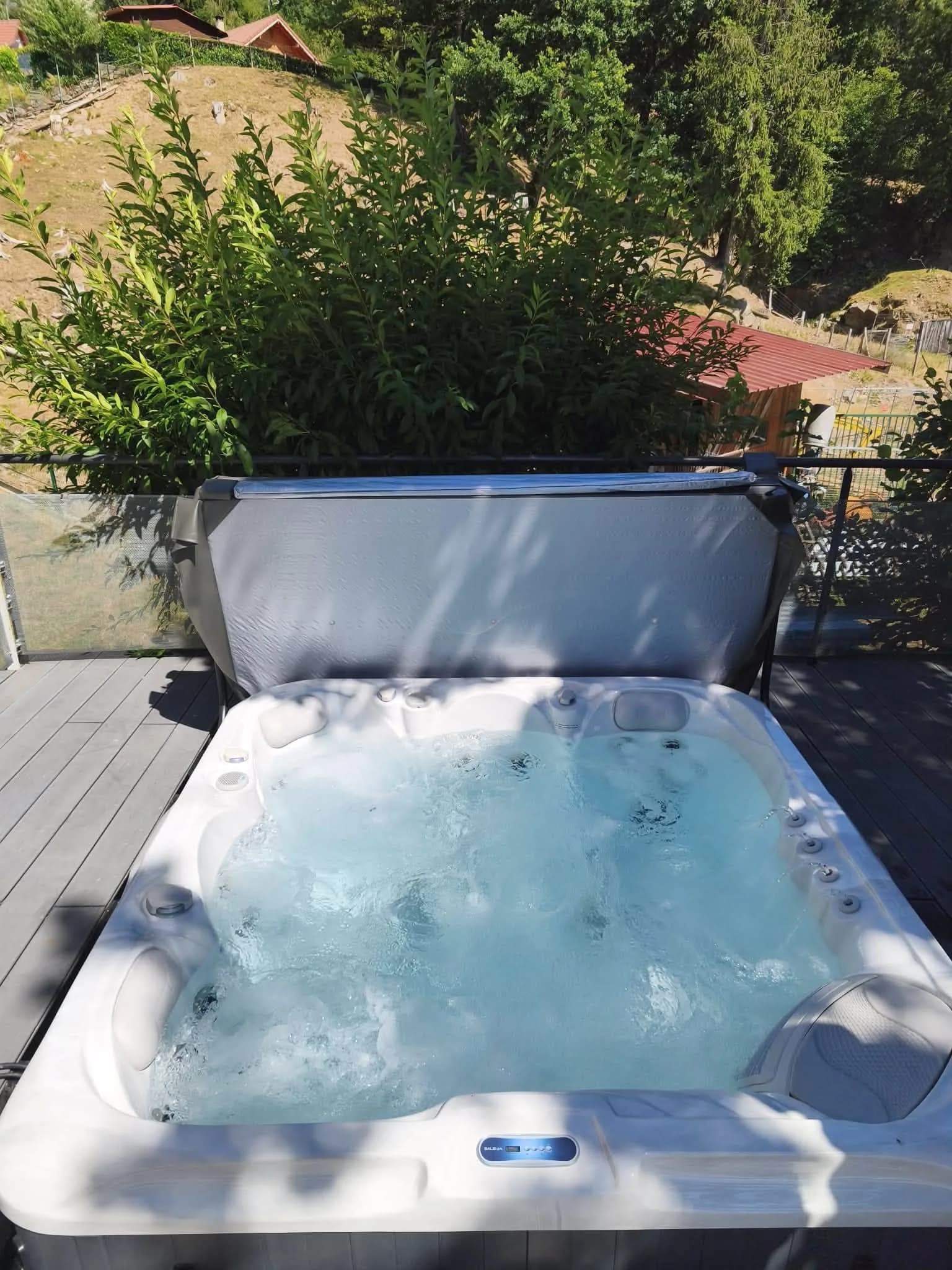 Spa Artemis installé à Saint-Amarin, autre vue du chantier