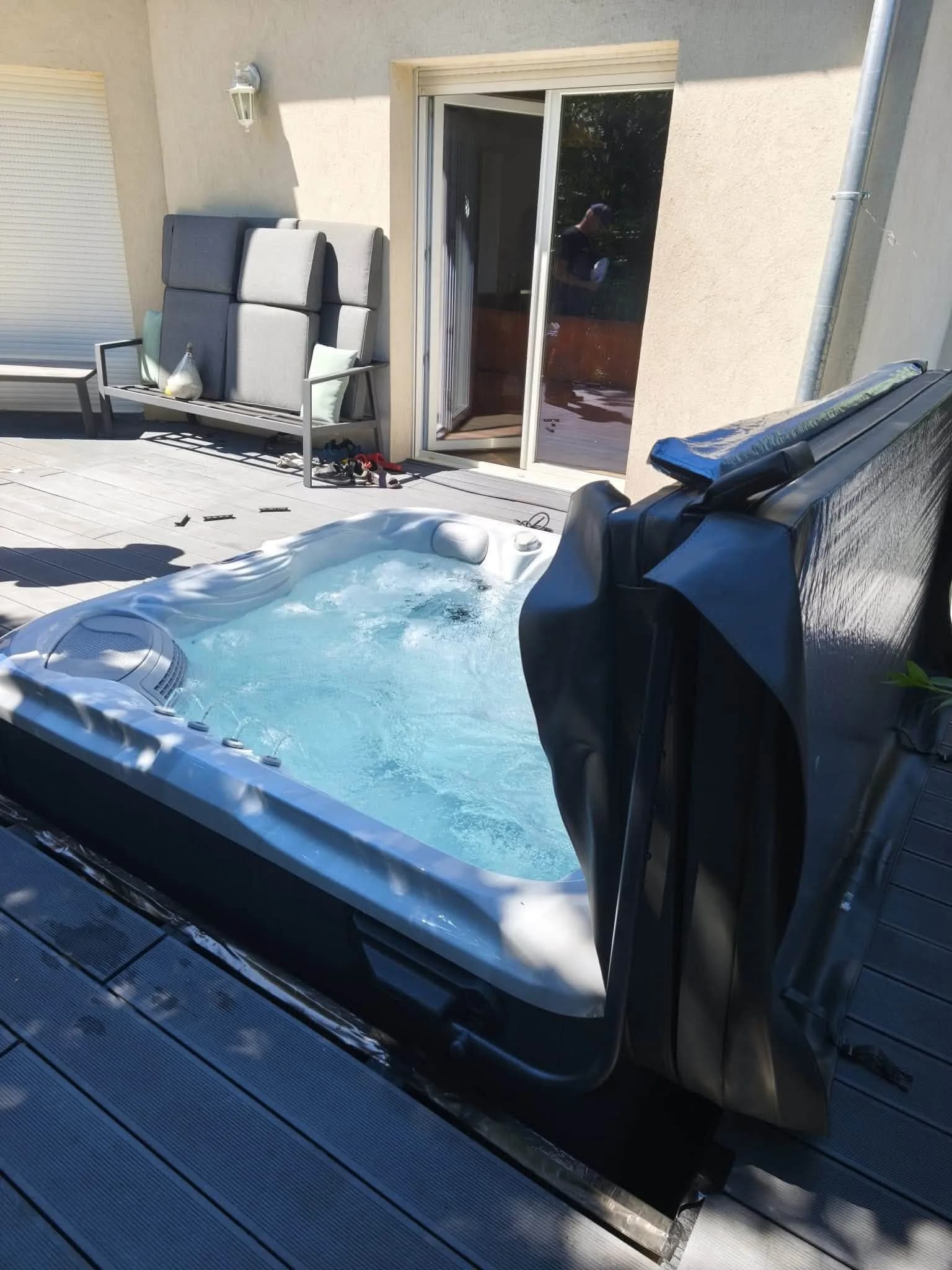 Spa Artemis installé à Saint-Amarin, autre vue du chantier