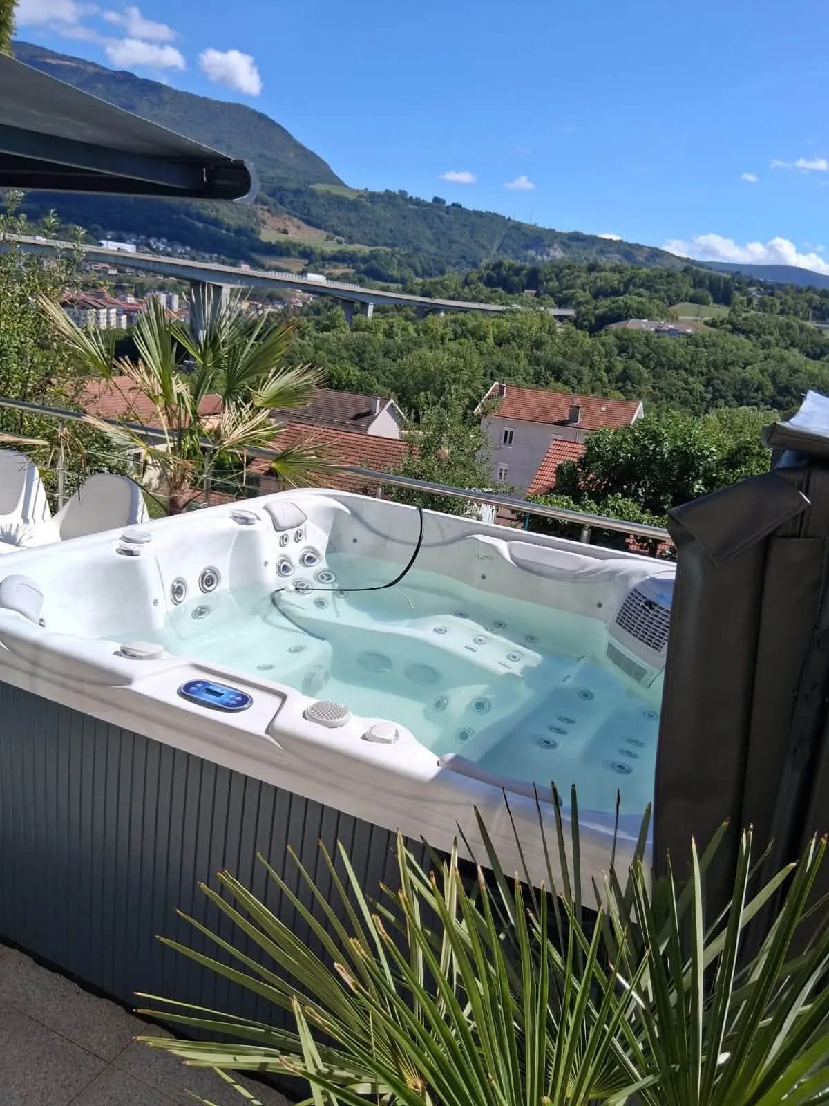 Spa Athena installé à Valserhône, autre vue du chantier